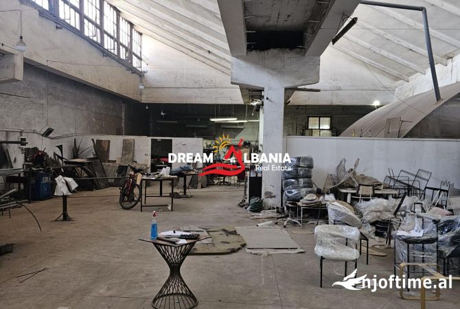 Business Property for Rent 4+1 in Tirana - 1,300 Euro