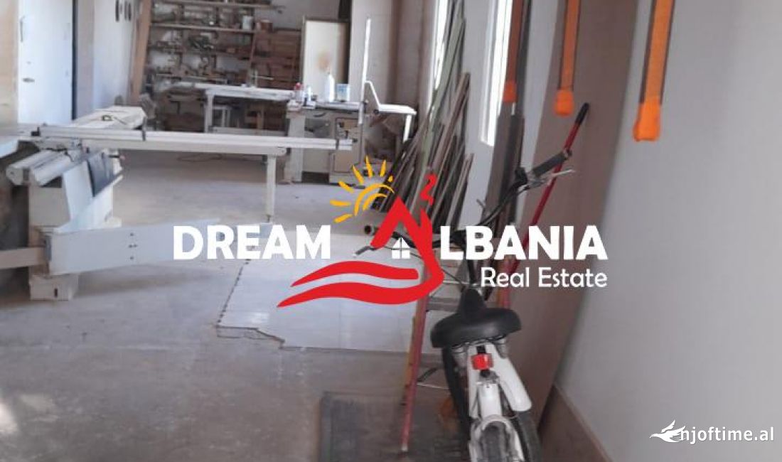 Magazine me qera prane Sheshit Shqiponja – Ish Dogana (ID 4281263)