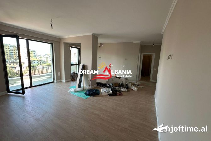 Ambiente Commerciale in Affitto 3+1 a Tirana - 750 Euro