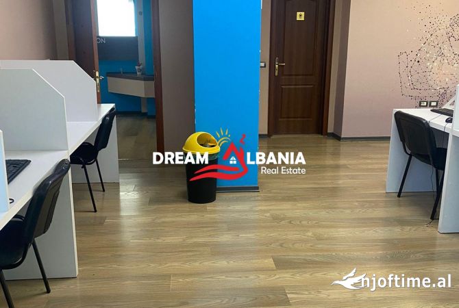 Ambiente Commerciale in Affitto 3+1 a Tirana - 3,000 Euro