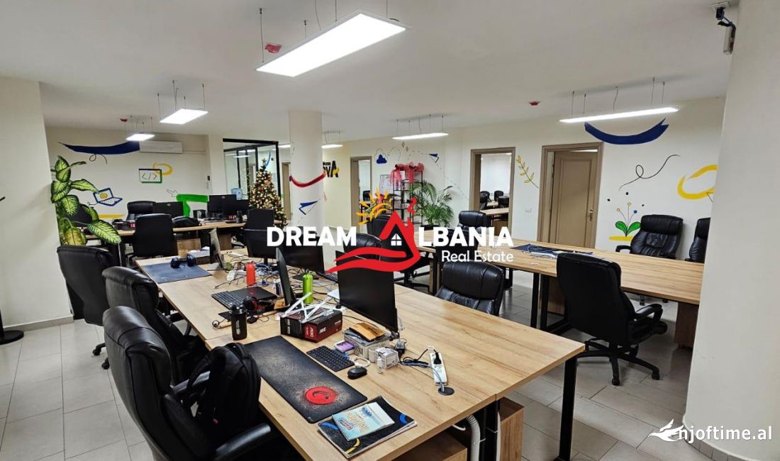 Ambient Komercial/Zyre ne Shitje ne qender te Shkodres (ID 4161094)