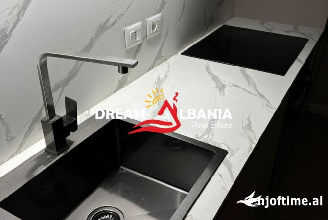 Ambiente Commerciale in Affitto 3+1 a Tirana - 70,000 Leke