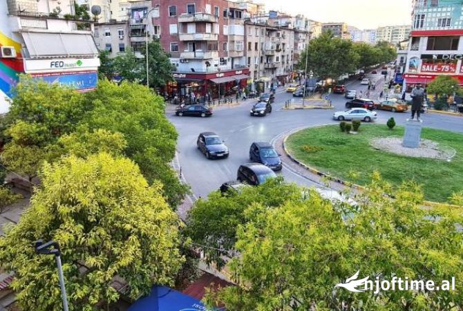 Ambiente Commerciale in Affitto 1+1 a Tirana - 500 Euro