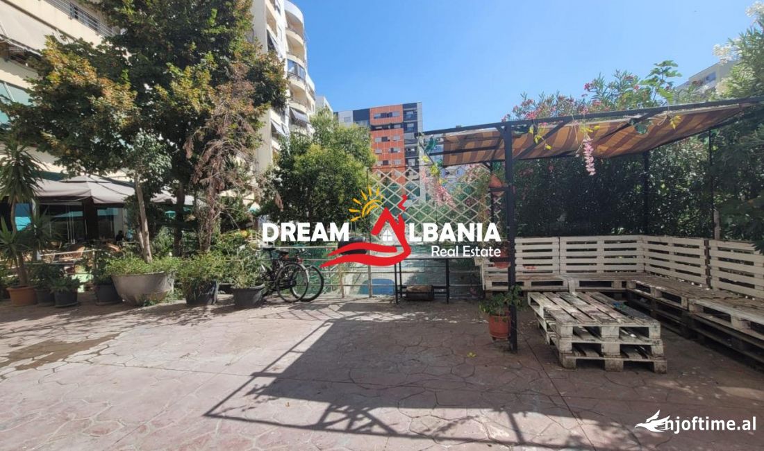 Dyqan ne shitje tek pallatet Cabej, Yzberisht (ID 4171484)