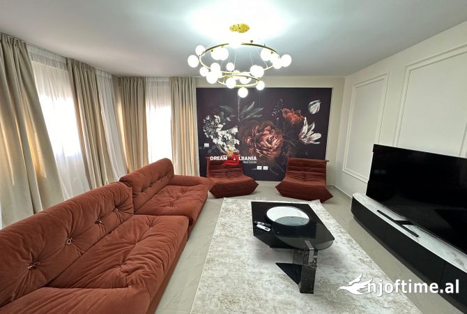 Shtepi me qera Apartament ne Tirane, 3+1, Mobilimi E mobiluar, Pagesa 1,000  Euro.