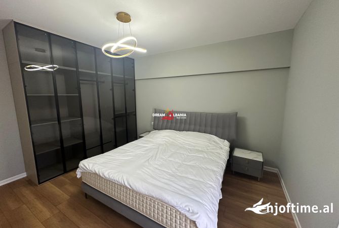 Shtepi me qera Apartament ne Tirane, 3+1, Mobilimi E mobiluar, Pagesa 1,000  Euro.