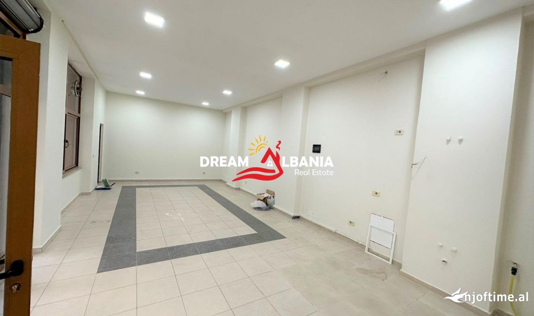 Jepet me qera ambient biznesi tek Shkolla e Baletit ne Tirane (ID 4271873)