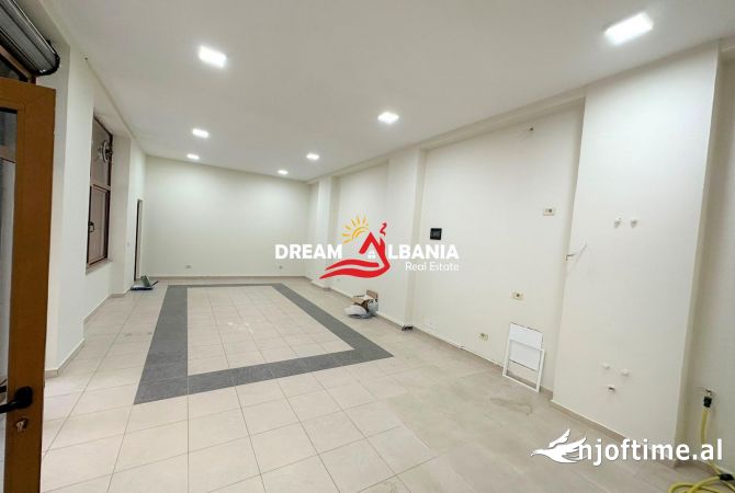 Business Property for Rent 3+1 in Tirana - 600 Euro