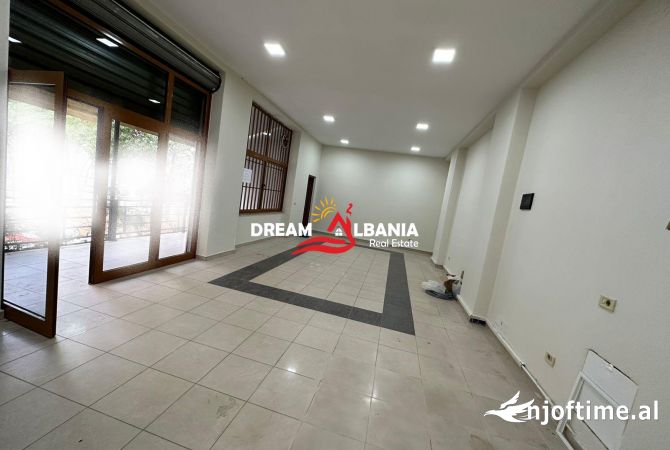 Business Property for Rent 3+1 in Tirana - 600 Euro