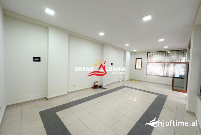 Jepet me qera ambient biznesi tek Shkolla e Baletit ne Tirane (ID 4271873)