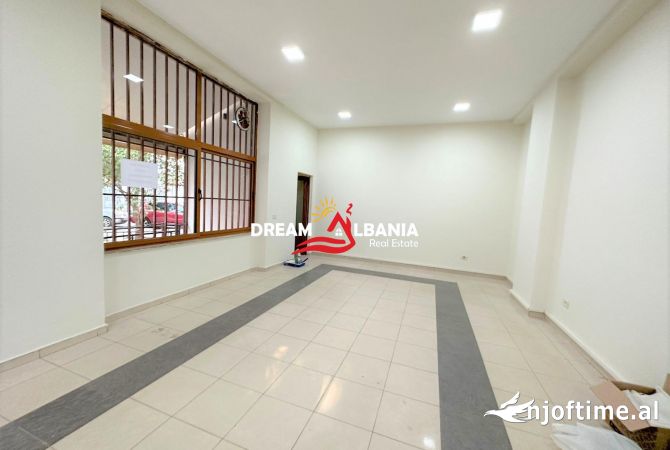 Jepet me qera ambient biznesi tek Shkolla e Baletit ne Tirane (ID 4271873)
