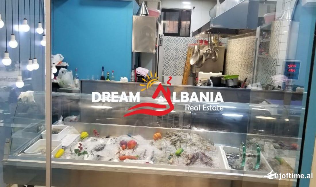 Shitet Biznesi Dyqan Peshku dhe Restorant ne Rrugen e Barrikadave, ne Tirane (ID 4171418)