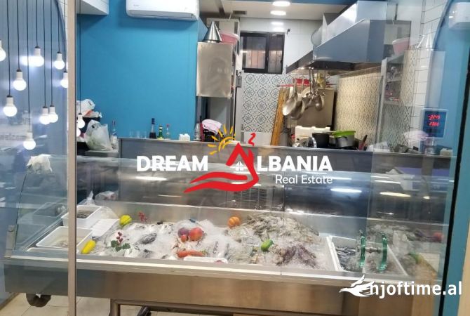 Shitet Biznesi Dyqan Peshku dhe Restorant ne Rrugen e Barrikadave, ne Tirane (ID 4171418)