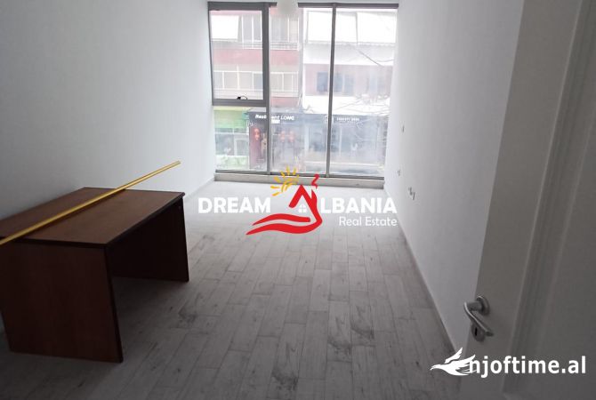 Ambjent per zyra me qera ne Astir (ID 42611227)