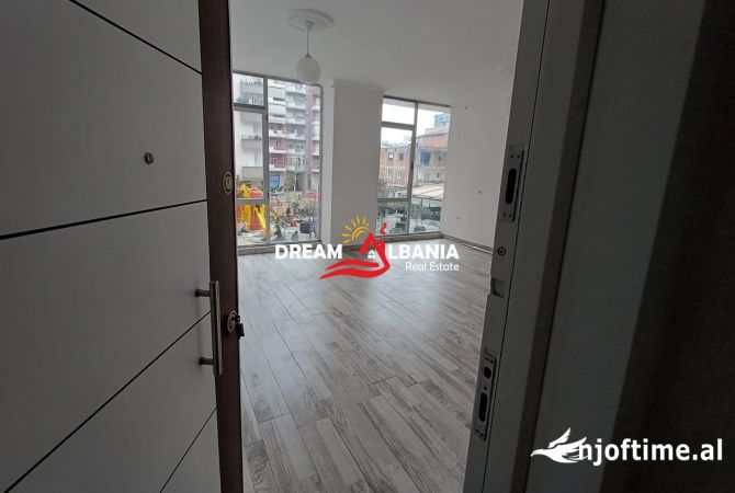 Ambjent per zyra me qera ne Astir (ID 42611227)