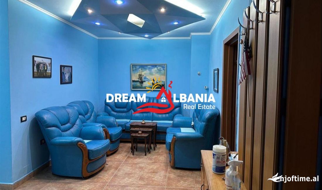 Shtepi ne shitje Apartament ne Tirane, 3+1, Mobilimi E mobiluar, Pagesa 320,000  Euro.