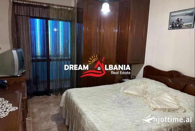 Shtepi ne shitje Apartament ne Tirane, 3+1, Mobilimi E mobiluar, Pagesa 320,000  Euro.