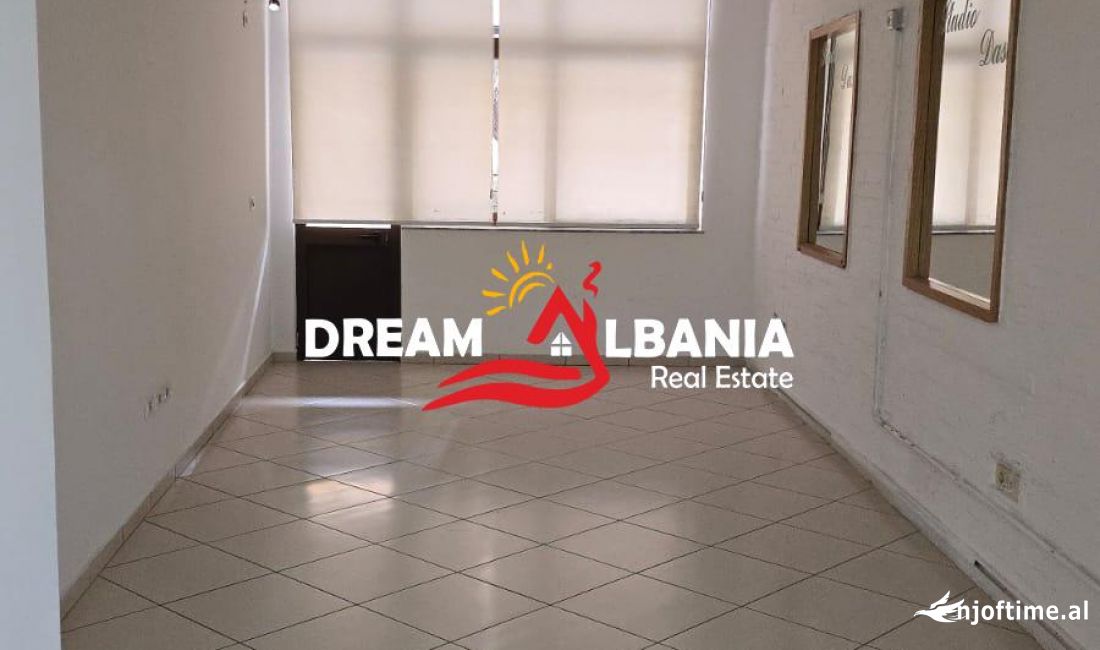 Zyre me Qera/Ambient Biznesi ne Rrugen Myslym Shyri, prane Someg ne Tirane (ID 42611253)