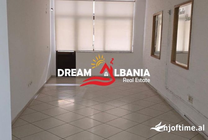 Ambient biznesi me qera 3+1 ne Tirane - 750 Euro