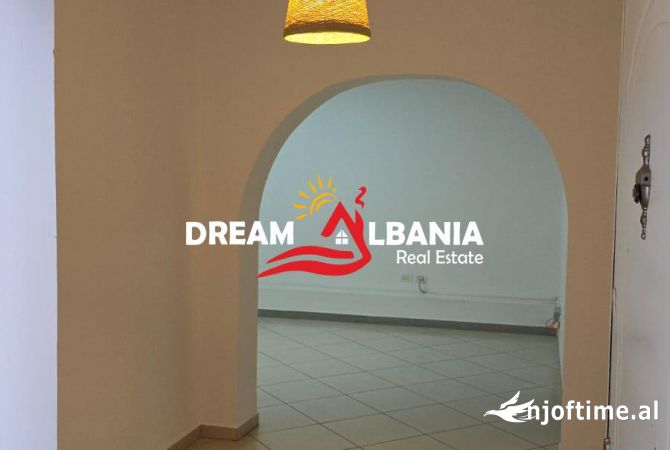 Ambient biznesi me qera 3+1 ne Tirane - 750 Euro