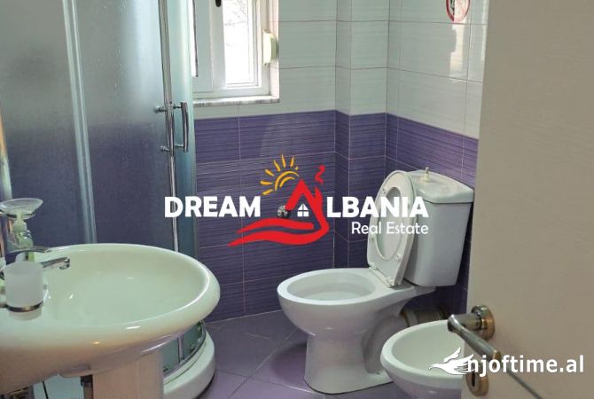 Zyre me Qera/Ambient Biznesi ne Rrugen Myslym Shyri, prane Someg ne Tirane (ID 42611253)