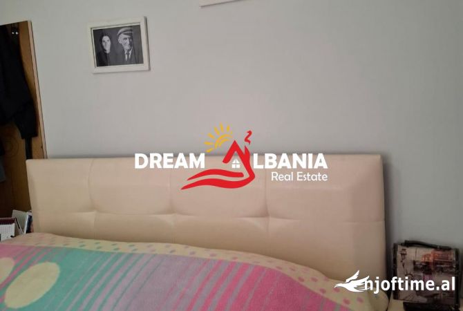 Shtepi ne shitje Apartament ne Tirane, 3+1, Mobilimi E mobiluar, Pagesa 210,000  Euro.