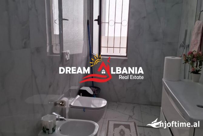 Shtepi ne shitje Apartament ne Tirane, 3+1, Mobilimi E mobiluar, Pagesa 210,000  Euro.