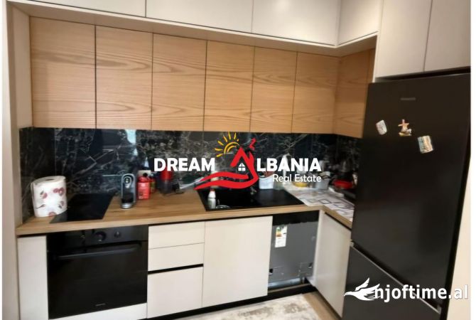 Appartamento in vendita a Tirana 2+1, Arredato