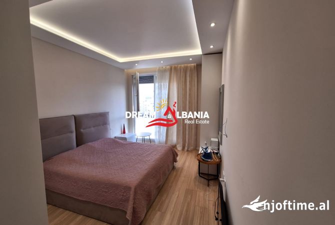 Appartamento in vendita a Tirana 2+1, Arredato