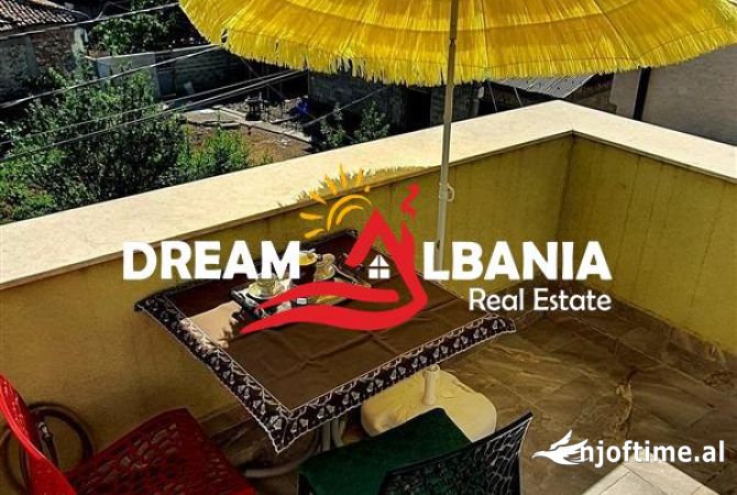 Shtepi ne shitje Vila Luksoze ne Tirane, 6+1, Mobilimi Pjeserisht e mobiluar, Pagesa 280,000  Euro.