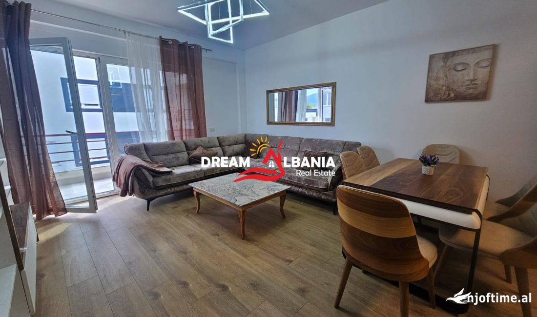 Appartamento in vendita a Tirana 2+1, Arredato