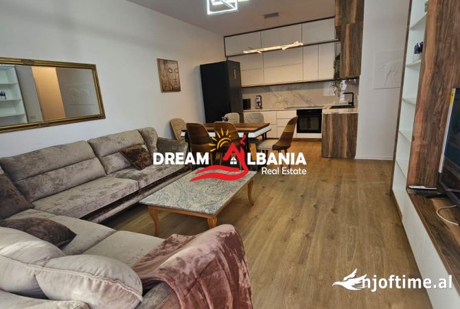 Appartamento in vendita a Tirana 2+1, Arredato