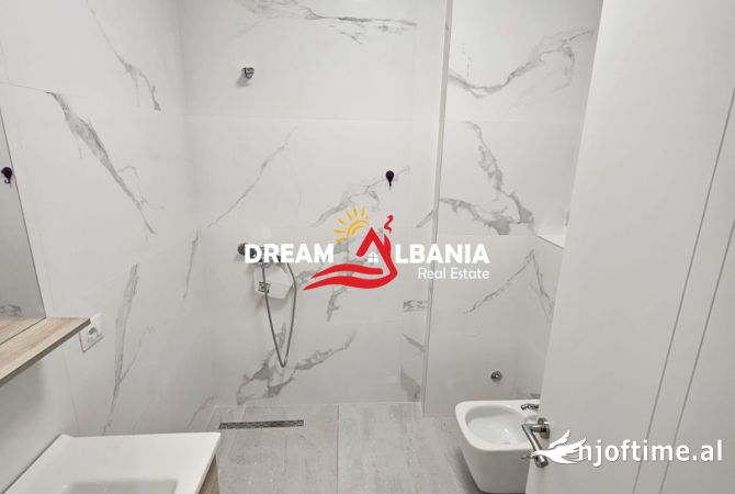 Appartamento in vendita a Tirana 2+1, Arredato