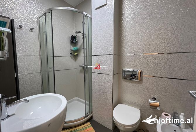 Shtepi me qera Apartament ne Tirane, 2+1, Mobilimi E mobiluar, Pagesa 1,665  Euro.