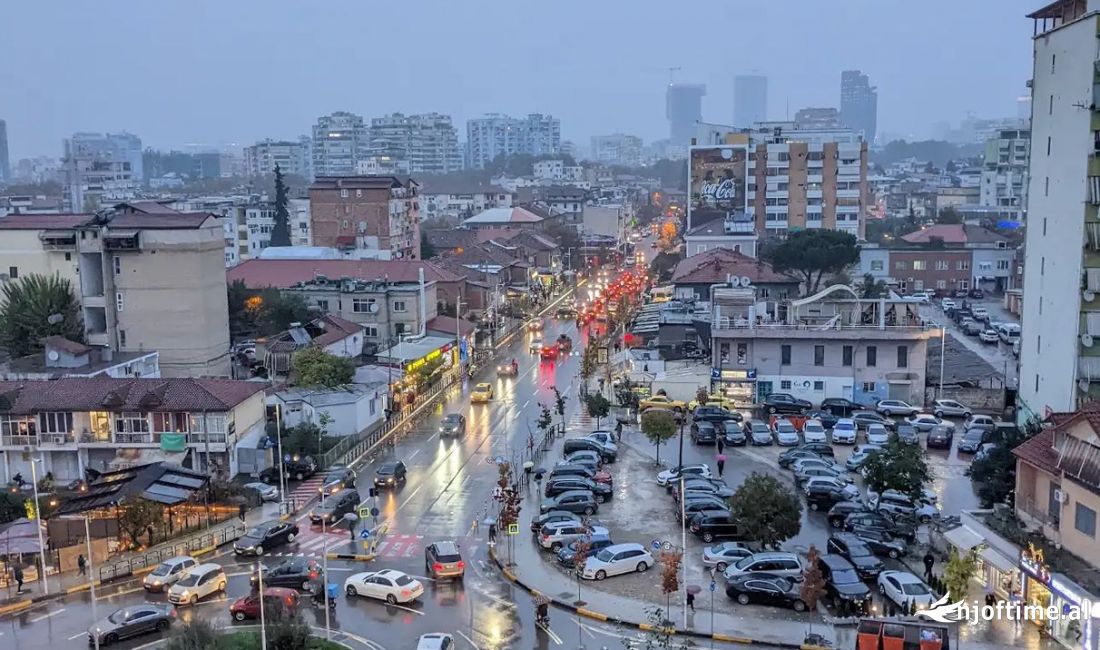 Dyqan me Qera +2 Poste Parkimi tek Komuna e Parisit, prane Zgares Dragon (ID 42711078)