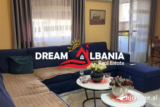 Appartamento in vendita a Tirana 2+1, Arredato