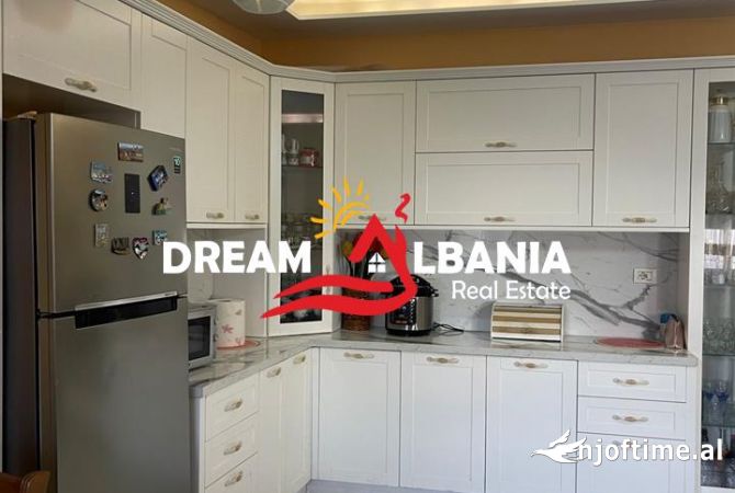 Appartamento in vendita a Tirana 2+1, Arredato