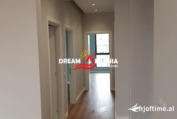 Ambiente Commerciale in Affitto 3+1 a Tirana - 850 Euro