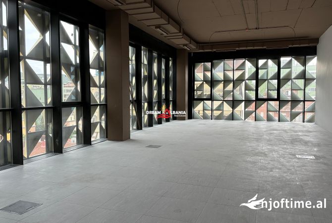 Business Property for Rent 3+1 in Tirana - 3,000 Euro