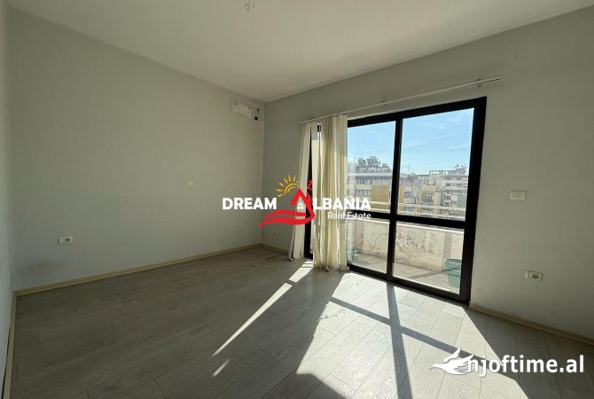 Ambiente Commerciale in Affitto 3+1 a Tirana - 1,000 Euro