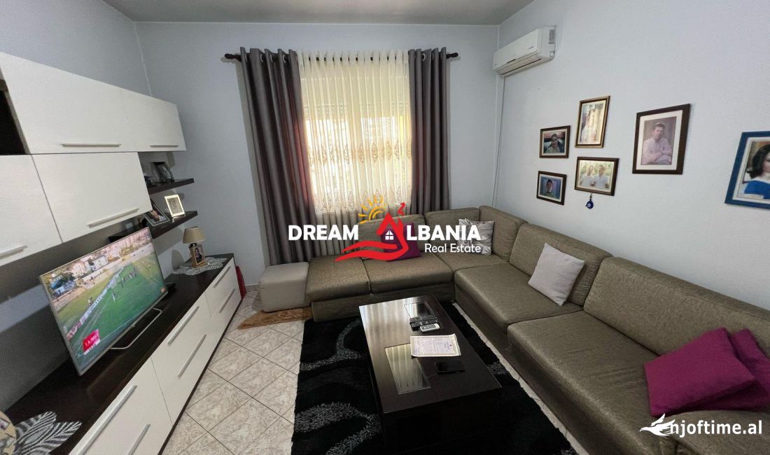 Shtepi ne shitje Vila Luksoze ne Tirane, 7+1, Mobilimi E mobiluar, Pagesa 630,000  Euro.