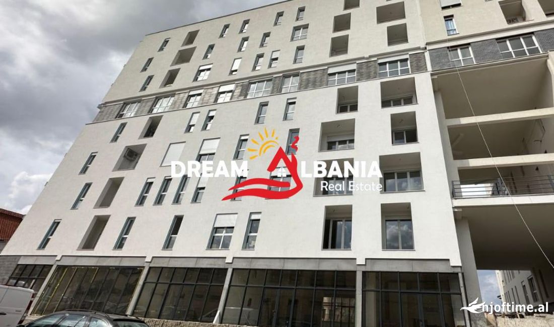 Dyqan per shitje ne zonen e tregut ushqimor prane fabrikes se birres ne Tirane (ID 4171411)