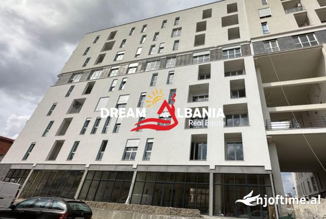 Dyqan per shitje ne zonen e tregut ushqimor prane fabrikes se birres ne Tirane (ID 4171411)