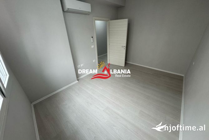 Ambiente Commerciale in Affitto 1+1 a Tirana - 50,000 Leke