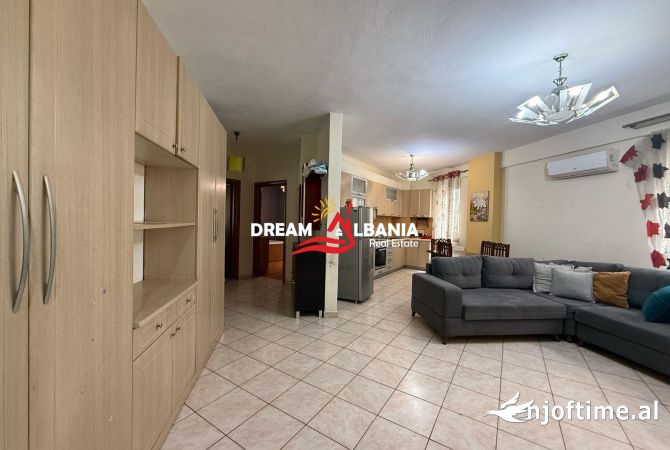 Shtepi me qera Apartament ne Tirane, 2+1, Mobilimi E mobiluar, Pagesa 900  Euro.