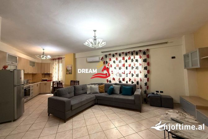 Shtepi me qera Apartament ne Tirane, 2+1, Mobilimi E mobiluar, Pagesa 900  Euro.