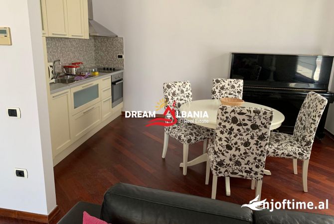 Shtepi me qera Apartament ne Tirane, 2+1, Mobilimi E mobiluar, Pagesa 1,300  Euro.
