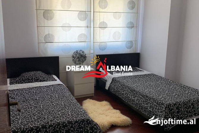 Shtepi me qera Apartament ne Tirane, 2+1, Mobilimi E mobiluar, Pagesa 1,300  Euro.