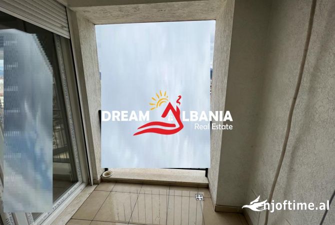 Ambiente Commerciale in Affitto 3+1 a Tirana - 800 Euro