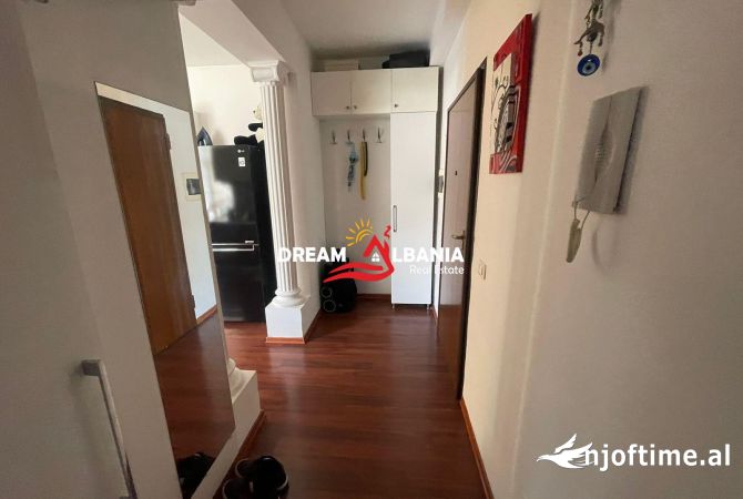 Shtepi me qera Apartament ne Tirane, 3+1, Mobilimi E mobiluar, Pagesa 1,200  Euro.